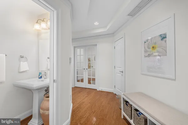 $1,000,000 | 1450 Emerson Avenue, Unit G044, McLean, VA 22101