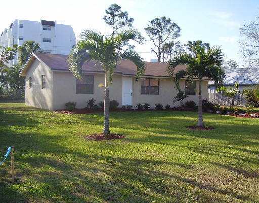 3657 Suncrest Road Lake Worth, FL 33467 - Photo 1 of 4 Primary Photo