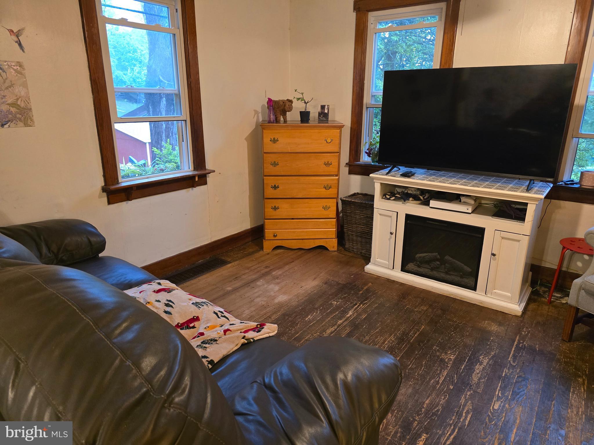 13208 Frantz Hollow Road Cumberland, MD 21502 - Photo 10 of 23 Living room