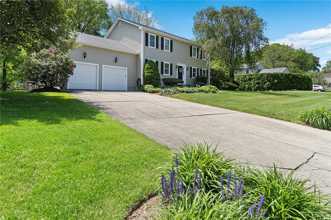 68 Fox Run Cranston, RI 02921 - Photo 2 of 50