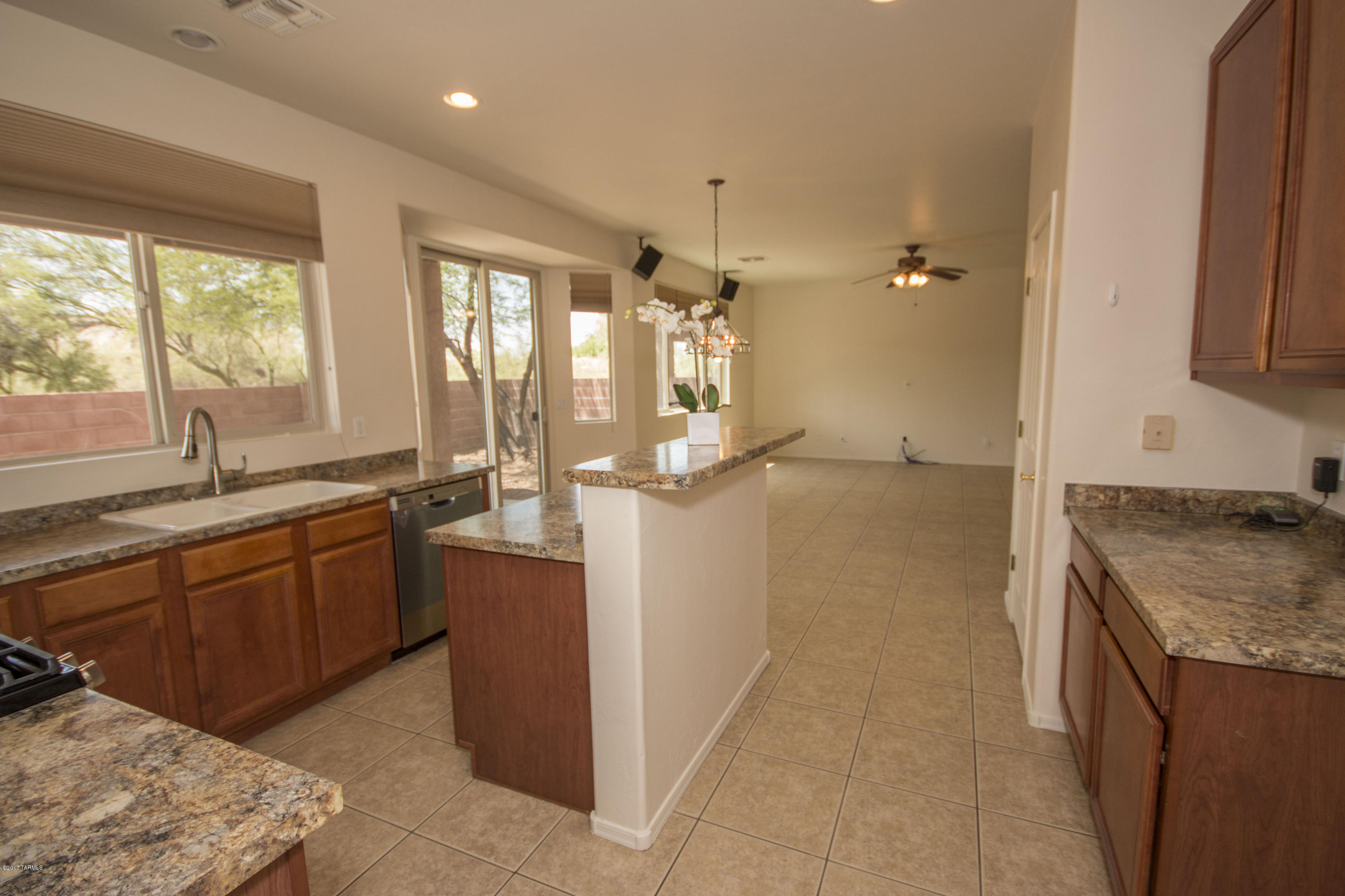 3329 North Bear Spring Trail Tucson, AZ 85745 - Photo 5 of 28
