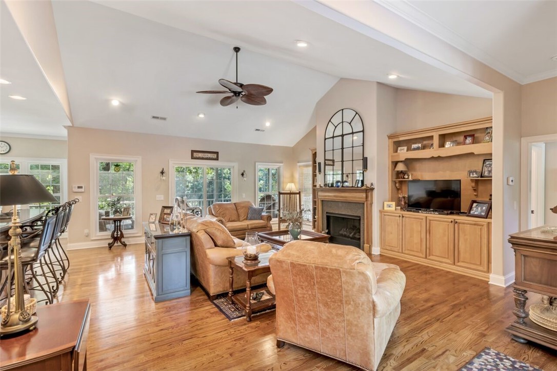 127 Woods Drive, Unit WEST UNION West Union, SC 29696 - Photo 17 of 45 Gallery Image 17