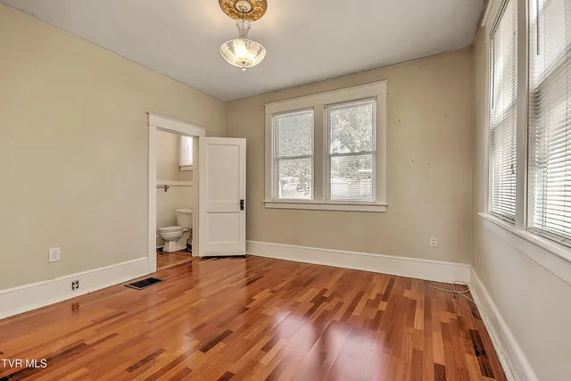 $249,000 | 1009 Lawrence Avenue, Bristol, VA 24201