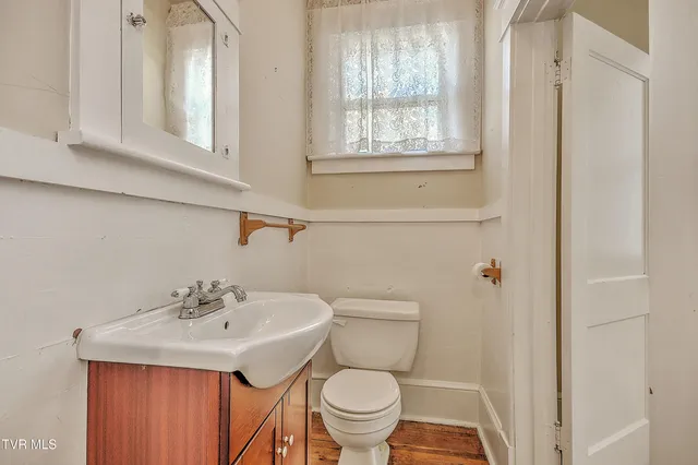 $249,000 | 1009 Lawrence Avenue, Bristol, VA 24201