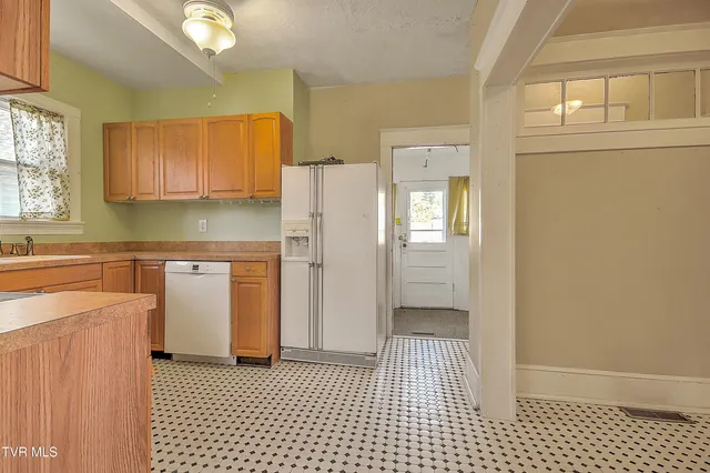 $249,000 | 1009 Lawrence Avenue, Bristol, VA 24201