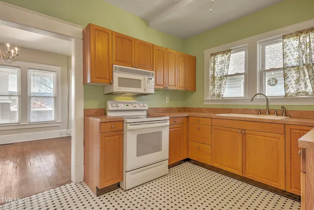 $249,000 | 1009 Lawrence Avenue, Bristol, VA 24201