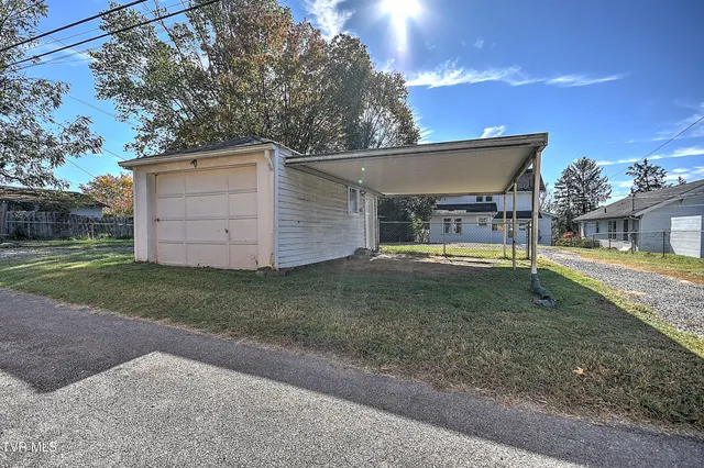 $249,000 | 1009 Lawrence Avenue, Bristol, VA 24201