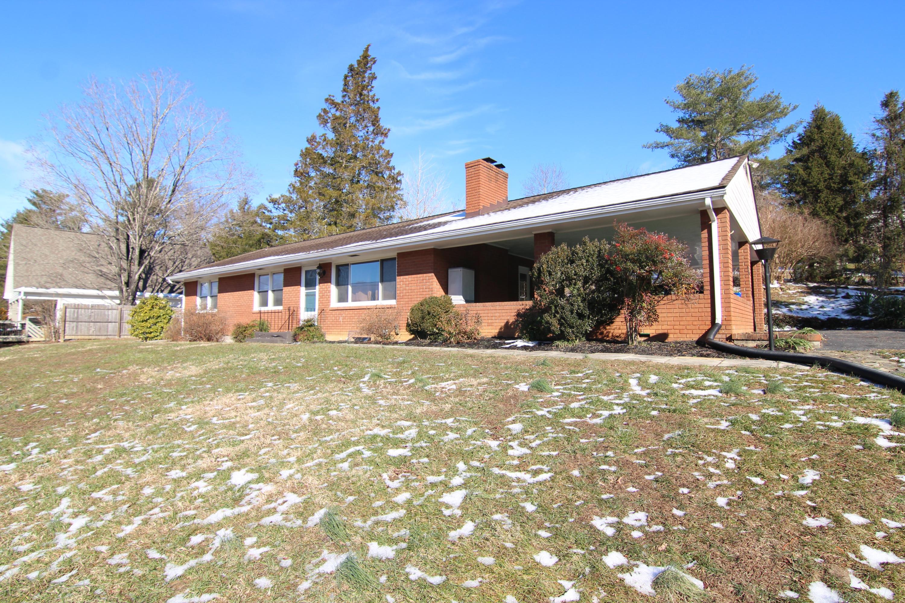 5608 Merriman Road Roanoke, VA 24018 - Photo 1 of 40 IMG_1306