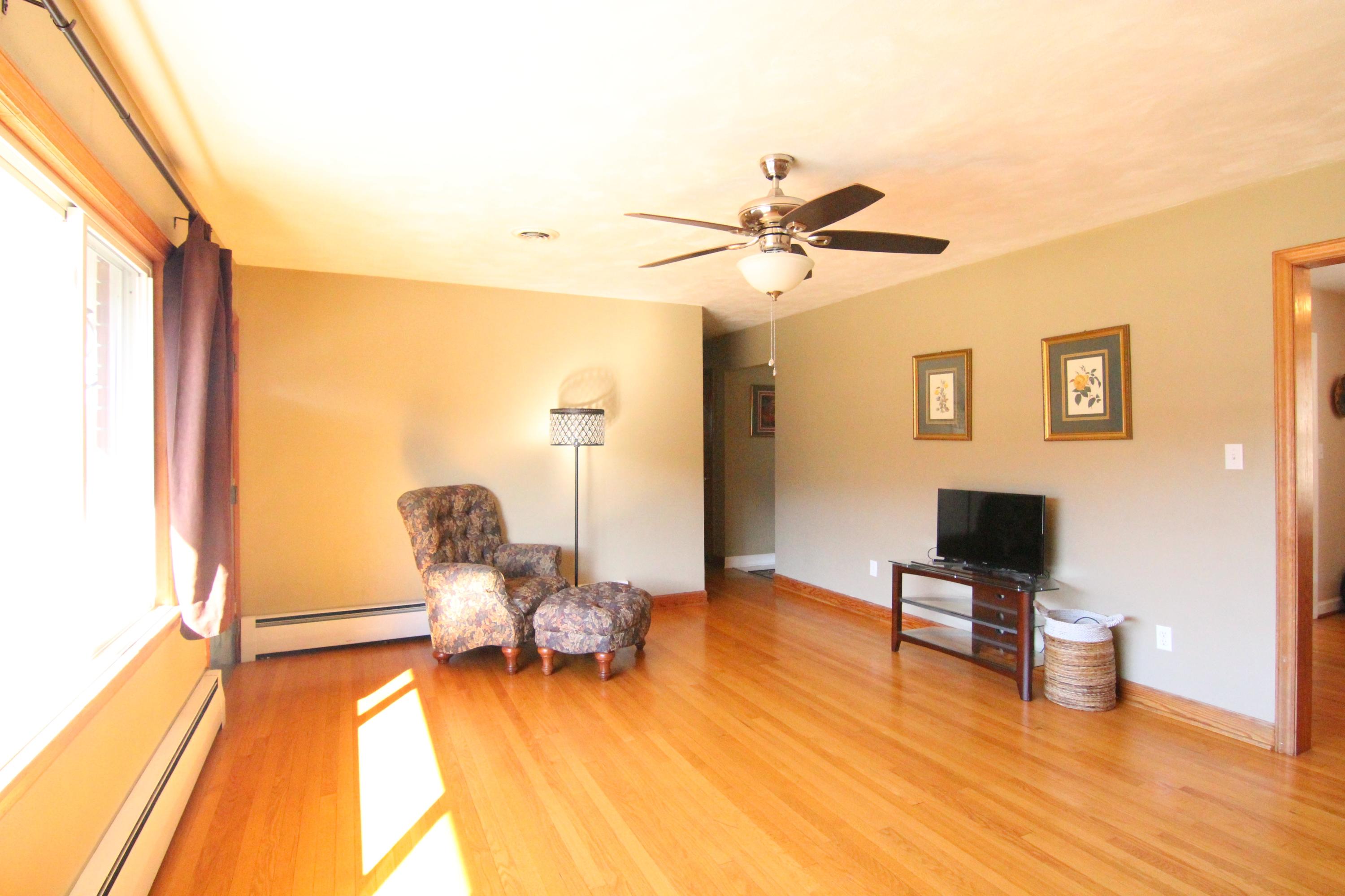 5608 Merriman Road Roanoke, VA 24018 - Photo 4 of 40 IMG_1257