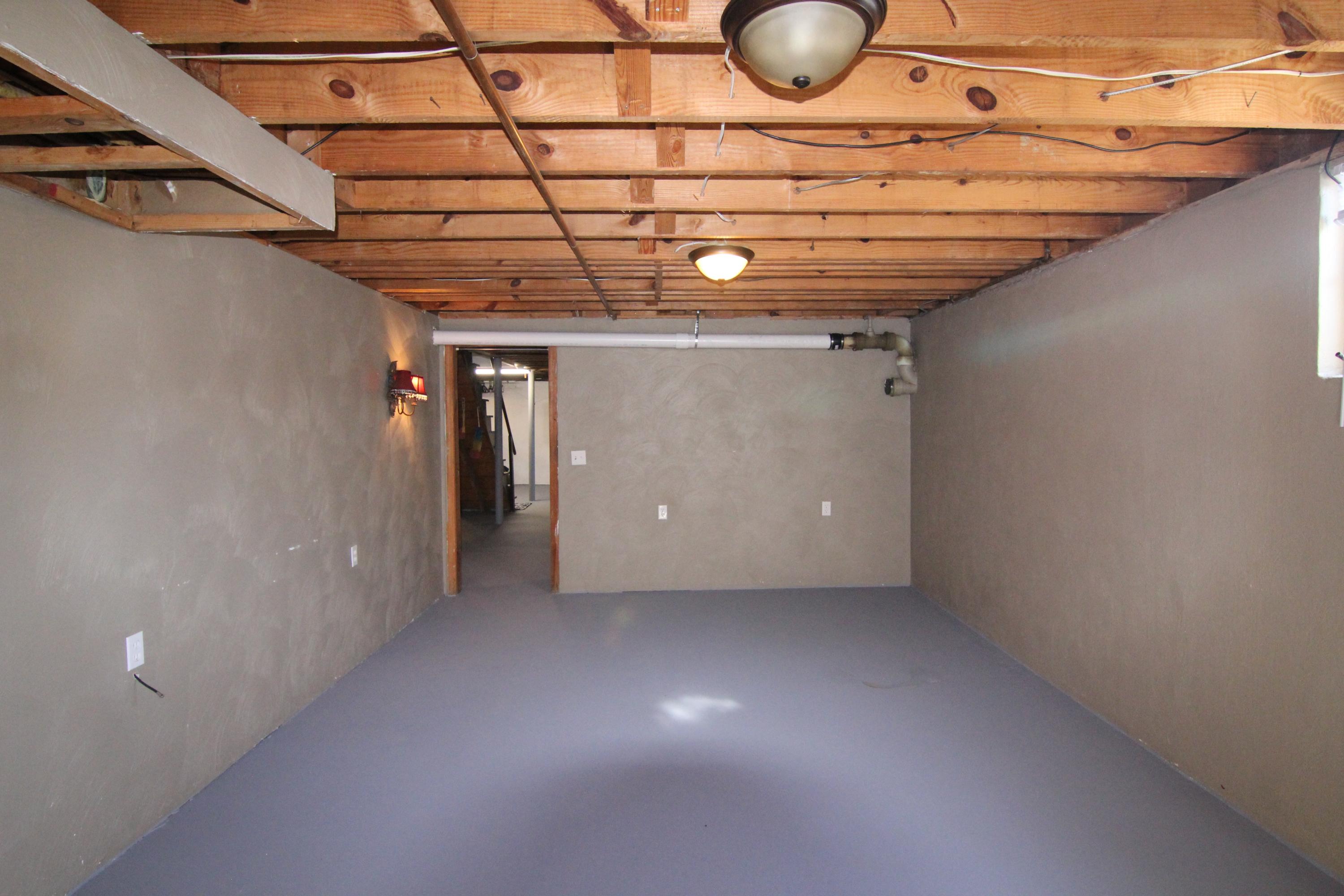 5608 Merriman Road Roanoke, VA 24018 - Photo 33 of 40 IMG_1294