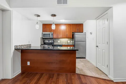 $206,000 | 7685 Northcross Drive, Unit 1121, Austin, TX 78757