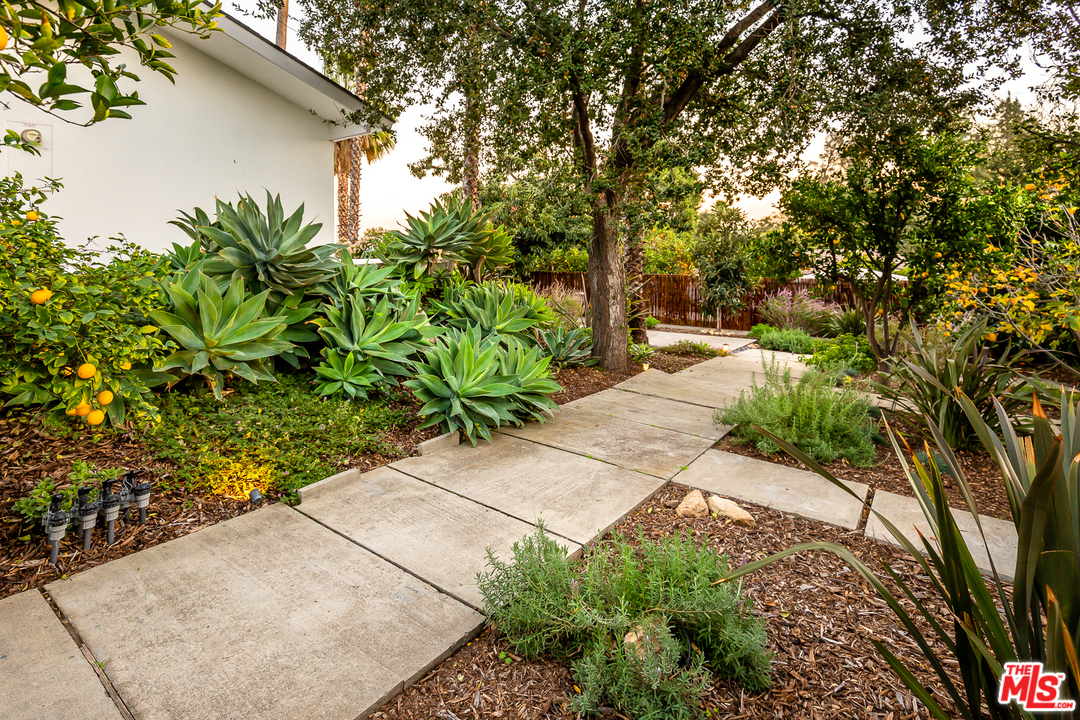 1954 Windover Road Pasadena, CA 91107 - Photo 33 of 38