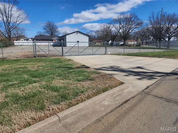 $349,900 | 709-713 Janey Drive, Farmington, MO 63640