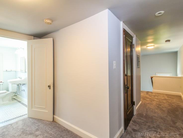 1216 Devonshire Road Grosse Pointe, MI 48230 - Photo 38 of 61 31321543-37.JPG