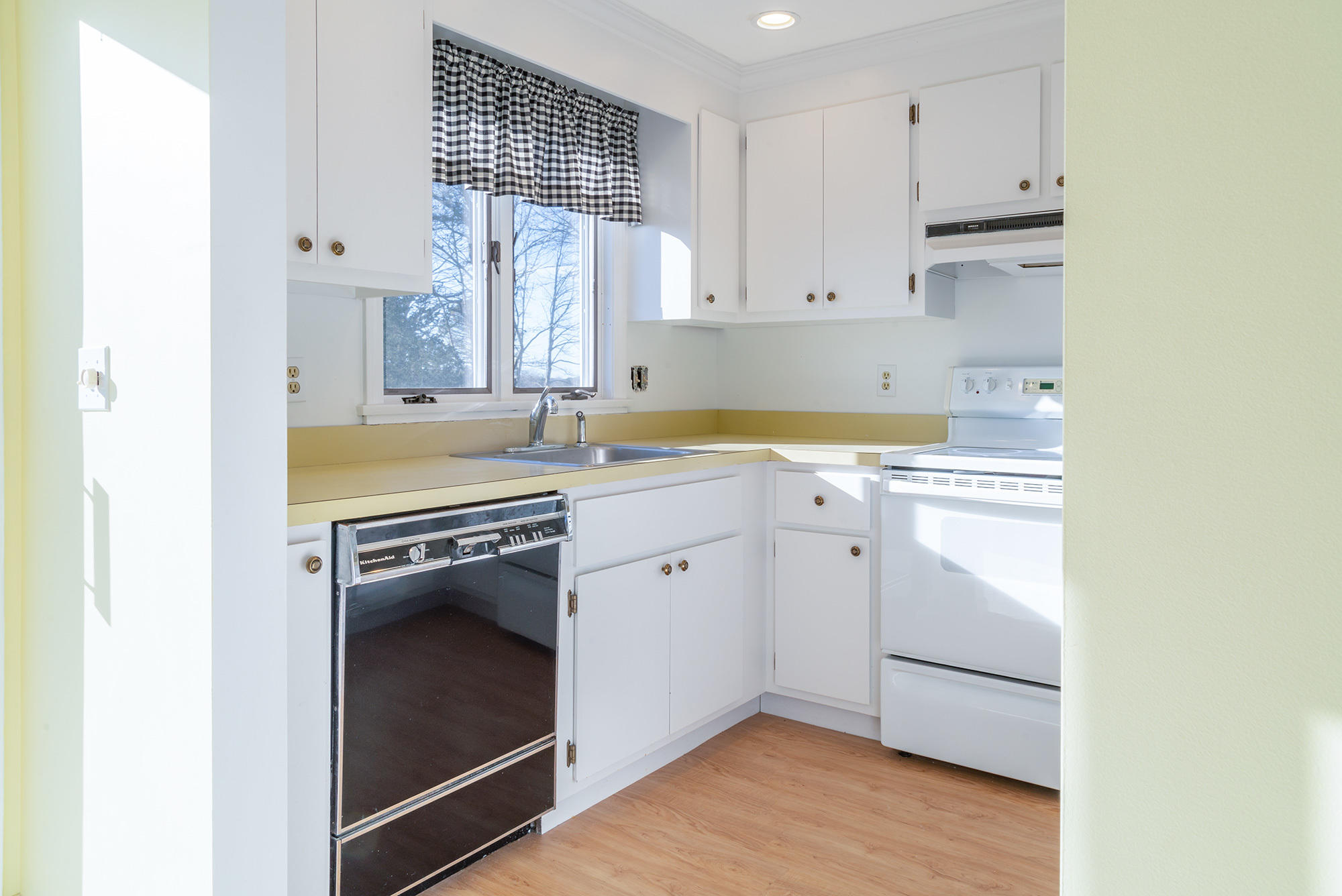93 Depot Road, Unit 11 Chatham, MA 02633 - Photo 9 of 30 Kitchen