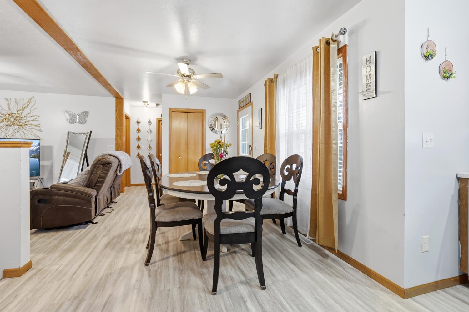 867 Plank Road Menasha, WI 54952 - Photo 5 of 33