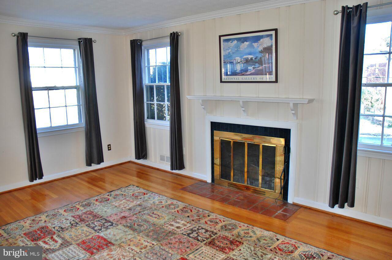 3500 Anderson Road Kensington, MD 20895 - Photo 3 of 20 Living Room