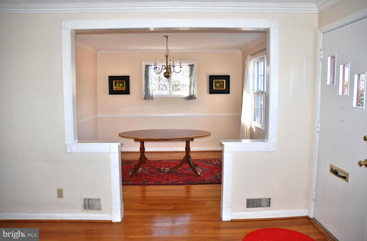3500 Anderson Road Kensington, MD 20895 - Photo 4 of 20 Living Room