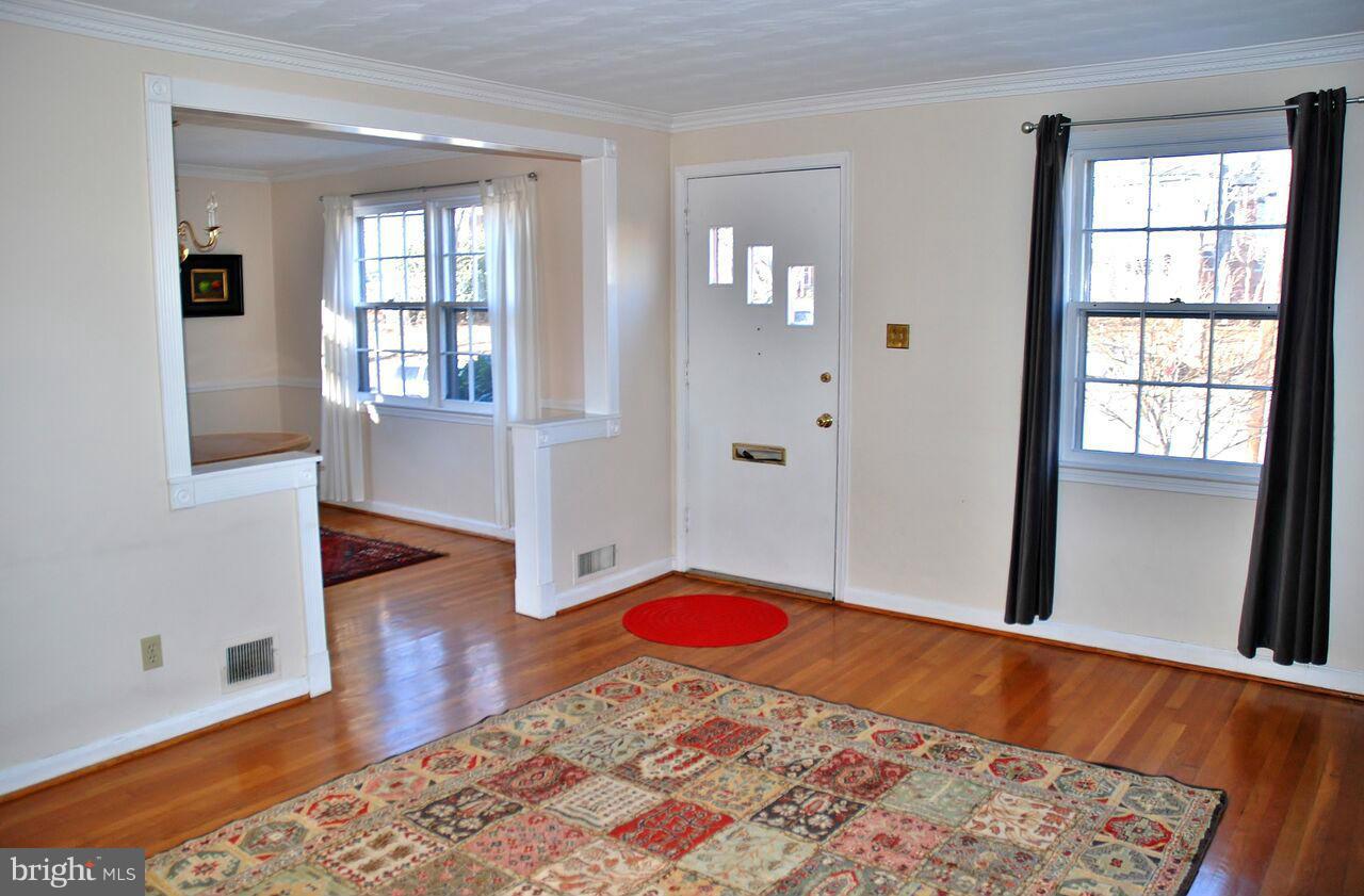 3500 Anderson Road Kensington, MD 20895 - Photo 5 of 20 Living Room