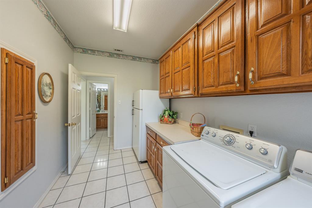 2305 Floyd Hampton Road Crowley, TX 76036 - Photo 27 of 40