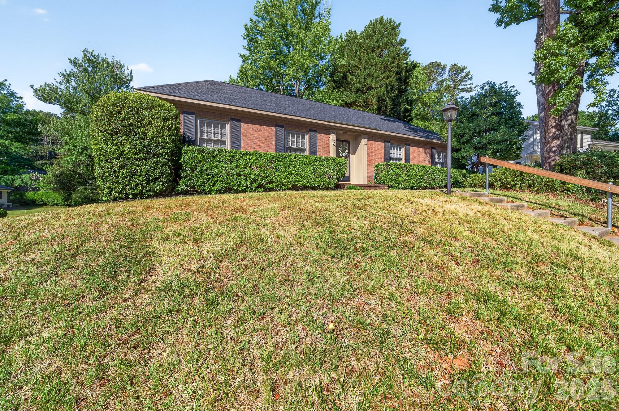 7516 Watercrest Road Charlotte, NC 28210 - Photo 4 of 42 Gallery Image 4