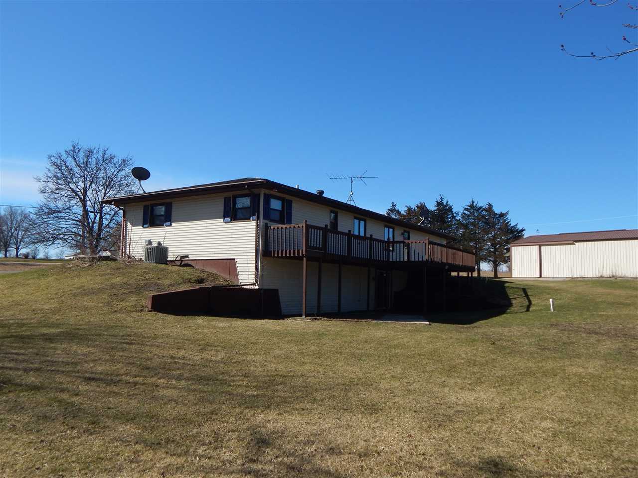 6773 Shirland Road Rockton, IL 61072 - Photo 2 of 25 Gallery Image 2