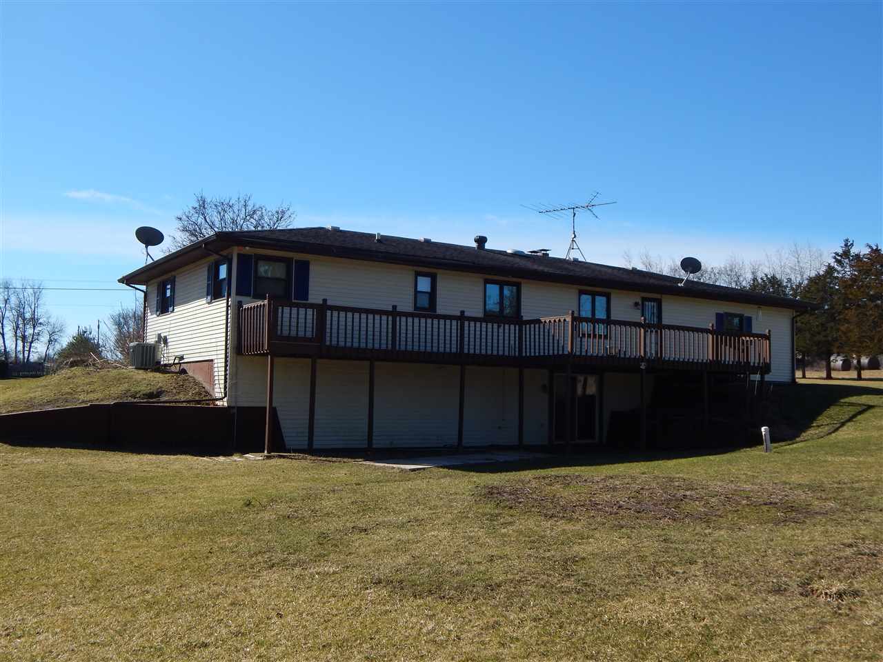 6773 Shirland Road Rockton, IL 61072 - Photo 3 of 25 Gallery Image 3