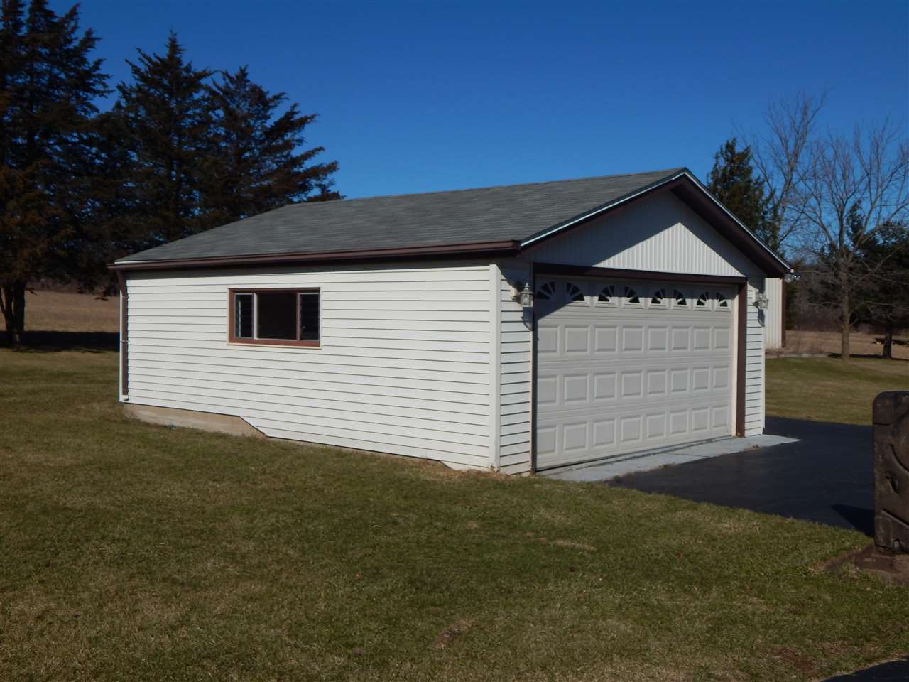 6773 Shirland Road Rockton, IL 61072 - Photo 7 of 25 Gallery Image 7