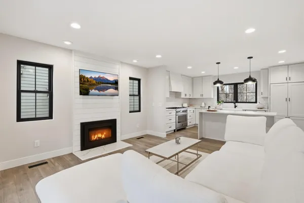 $1,200,000 | 4824 West 40th Lane, St. Louis Park, MN 55416