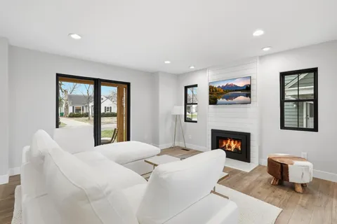 $1,075,000 | 4824 West 40th Lane, St. Louis Park, MN 55416