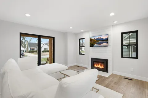 $1,075,000 | 4824 West 40th Lane, St. Louis Park, MN 55416