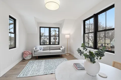 $1,075,000 | 4824 West 40th Lane, St. Louis Park, MN 55416