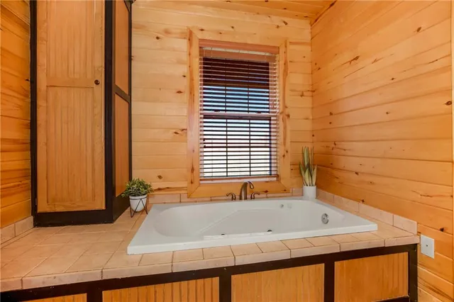 $614,900 | 34509 East 323rd Street, Garden City, MO 64747