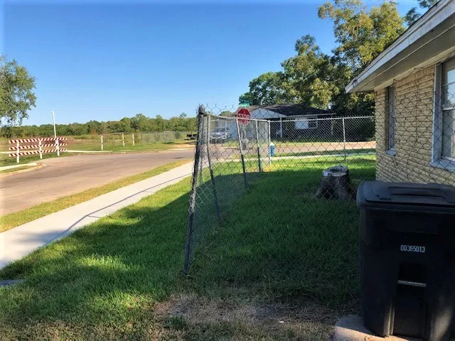 $995 | 10830 Fairland Drive, Houston, TX 77051