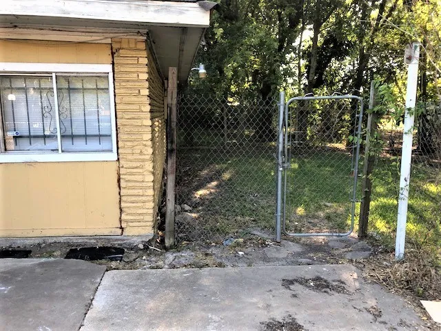 $995 | 10830 Fairland Drive, Houston, TX 77051