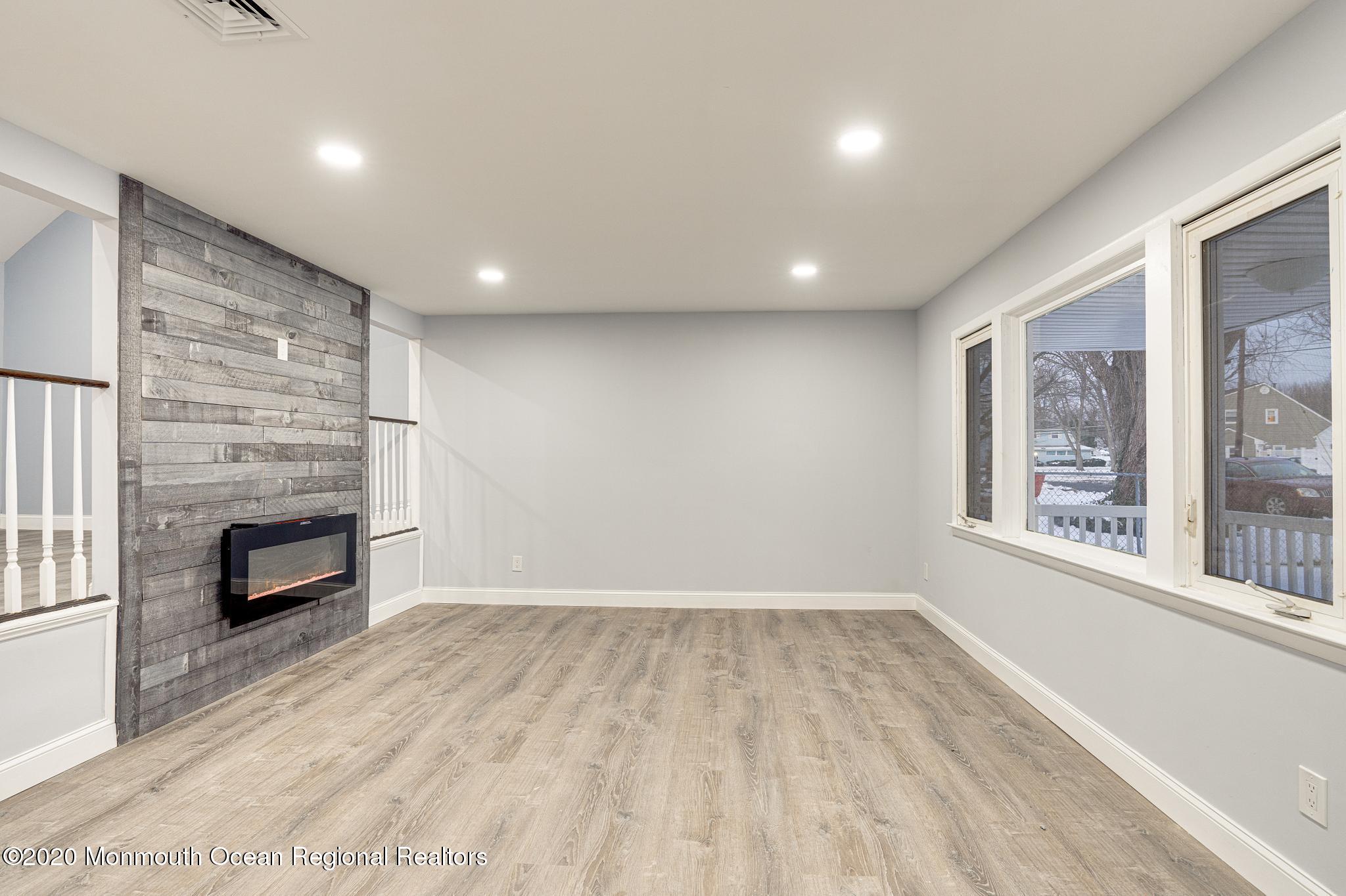 6 Wagon Road Hazlet, NJ 07730 - Photo 2 of 40 Living Room