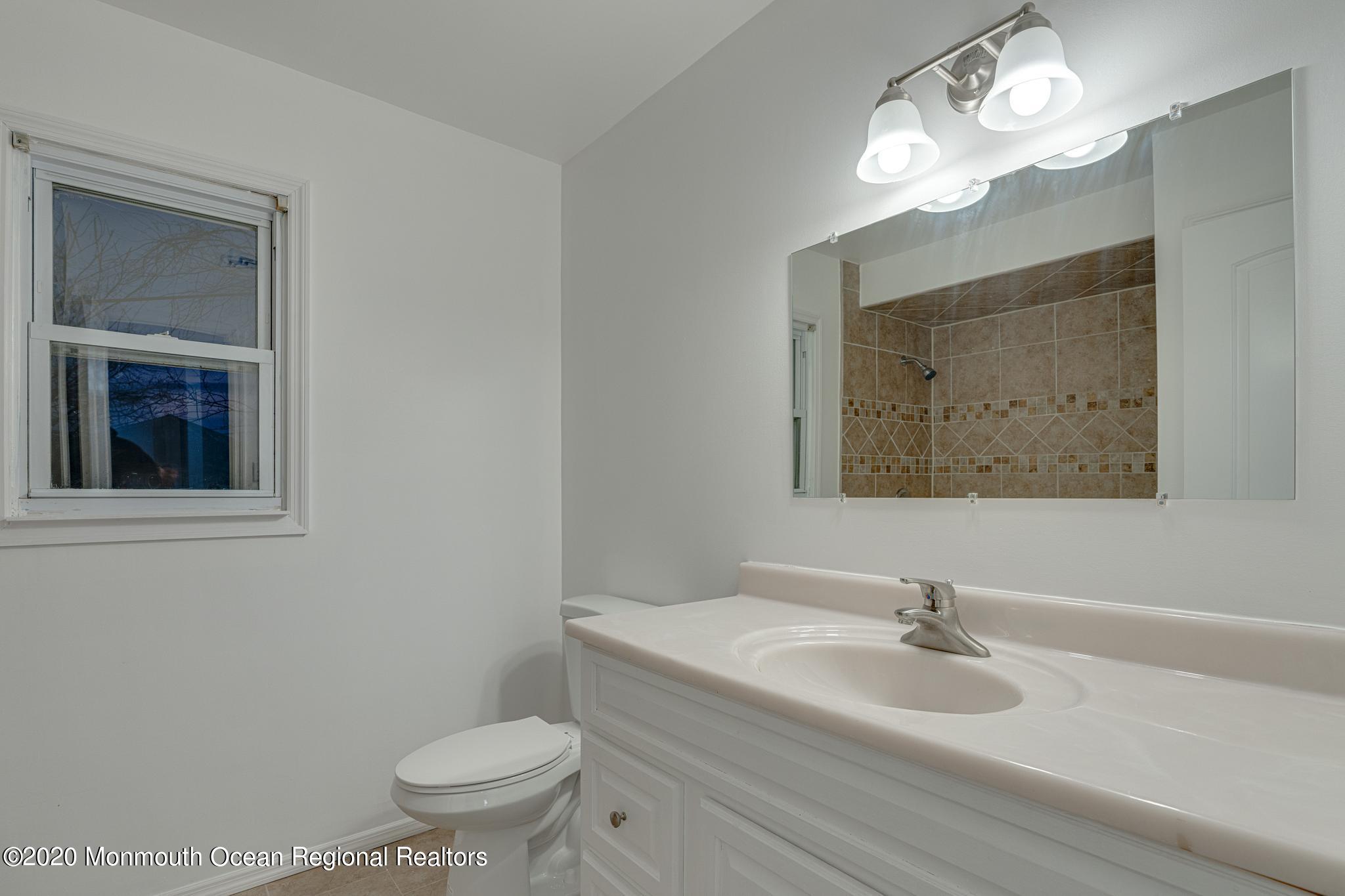 6 Wagon Road Hazlet, NJ 07730 - Photo 27 of 40 2nd Bath