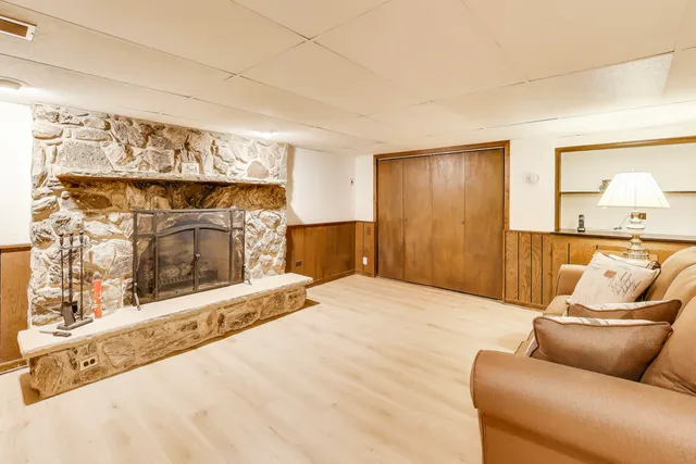 $700,000 | 201 South Mitchell Avenue, Arlington Heights, IL 60005