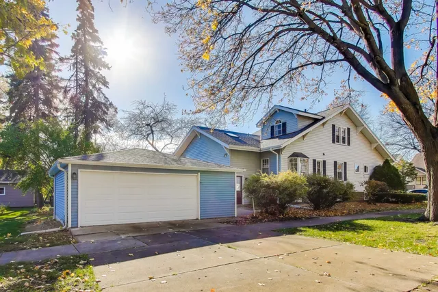$700,000 | 201 South Mitchell Avenue, Arlington Heights, IL 60005