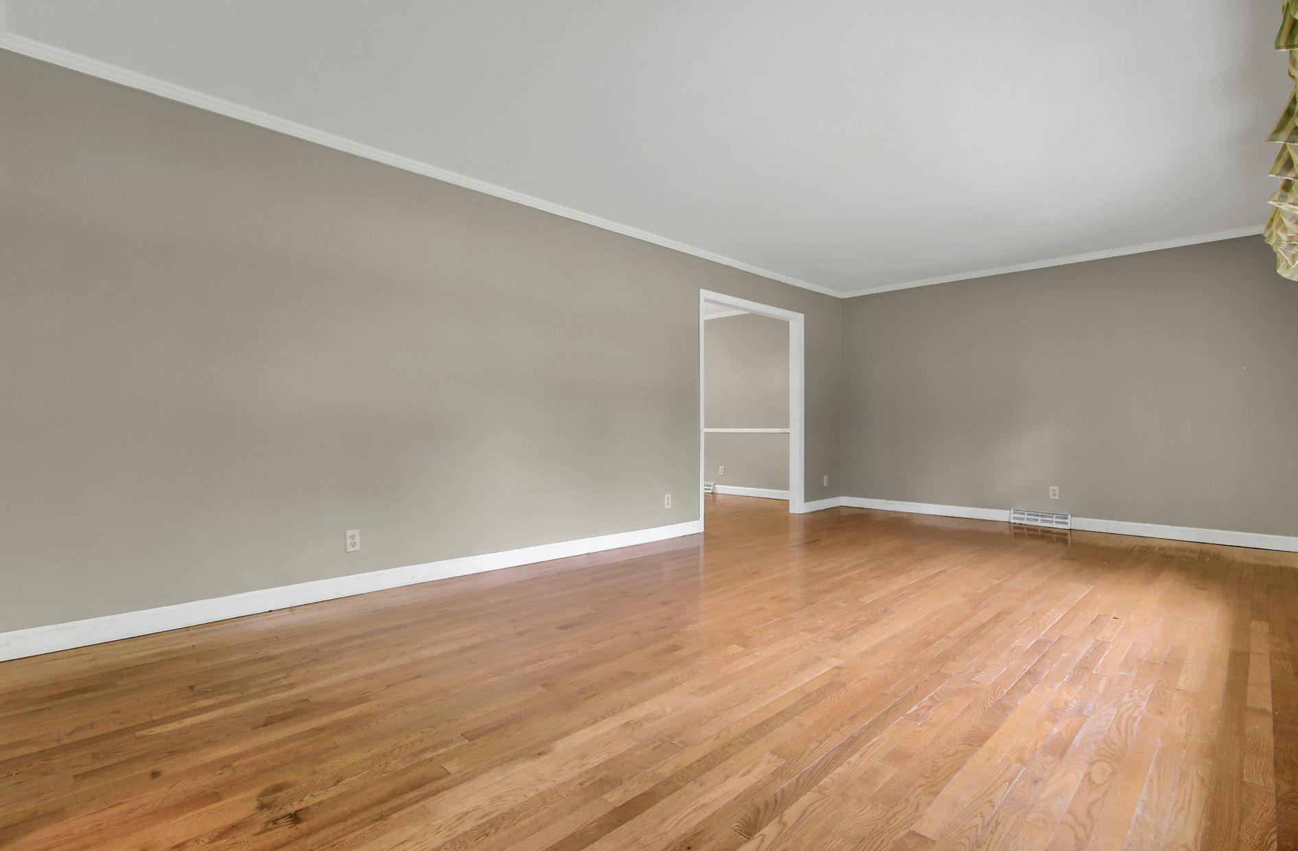 111 Pecan Road Walterboro, SC 29488 - Photo 6 of 28 Living room