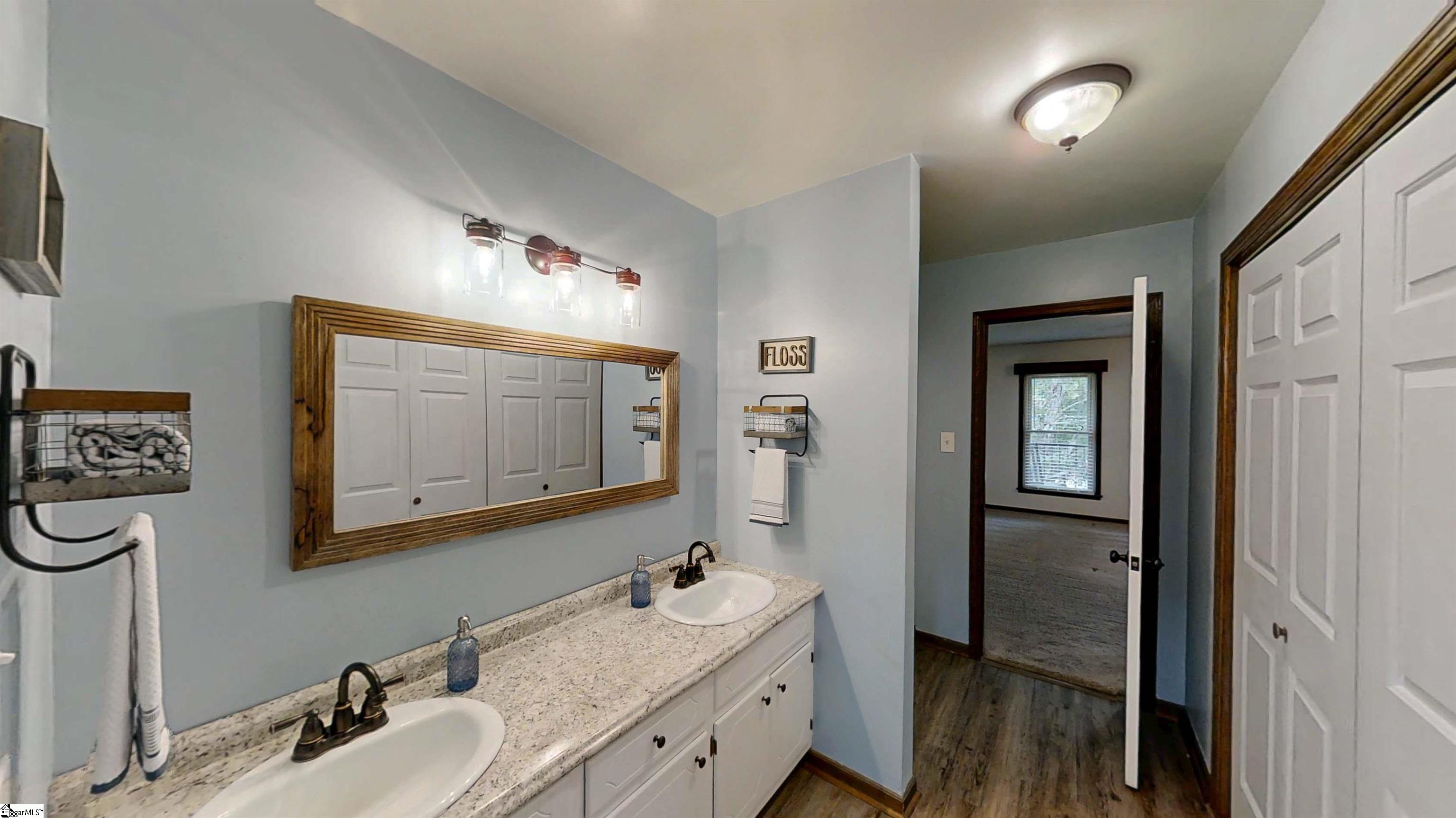 623 Lee Vaughn Road Simpsonville, SC 29681 - Photo 12 of 49 Gallery Image 12