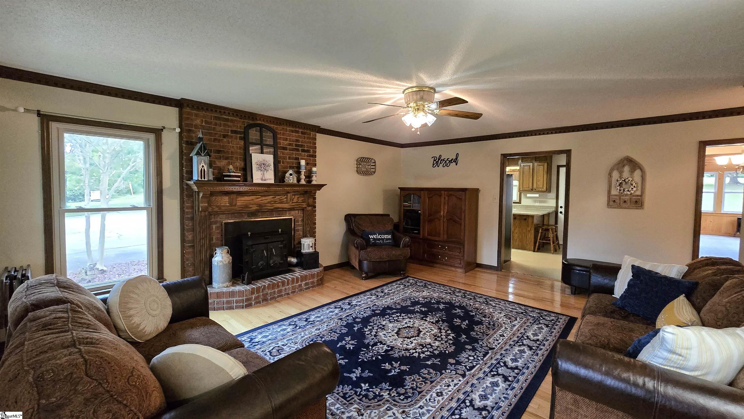 623 Lee Vaughn Road Simpsonville, SC 29681 - Photo 5 of 49