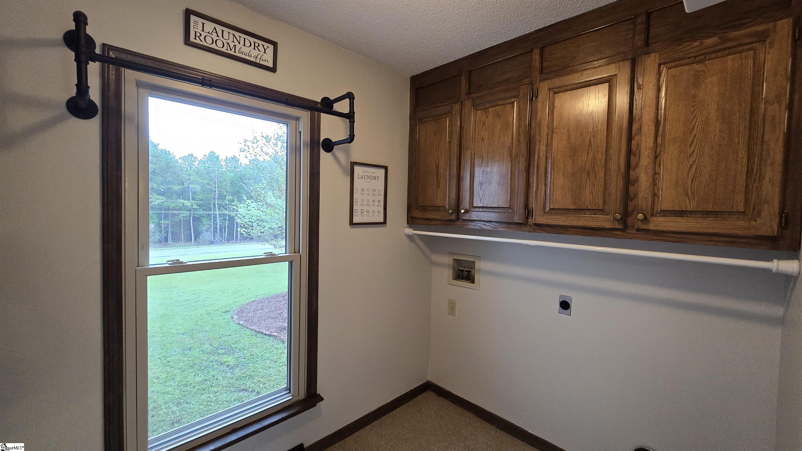 623 Lee Vaughn Road Simpsonville, SC 29681 - Photo 8 of 49 Gallery Image 8