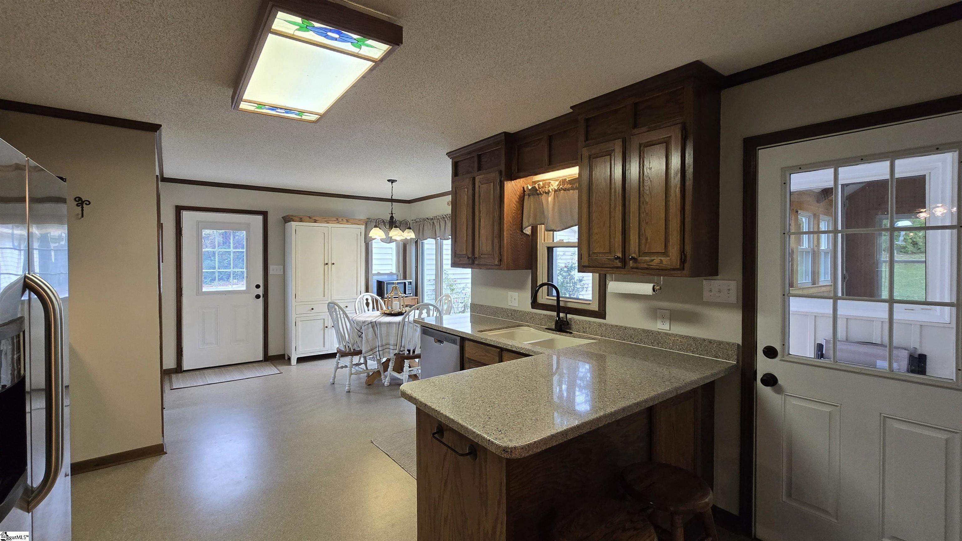 623 Lee Vaughn Road Simpsonville, SC 29681 - Photo 8 of 49