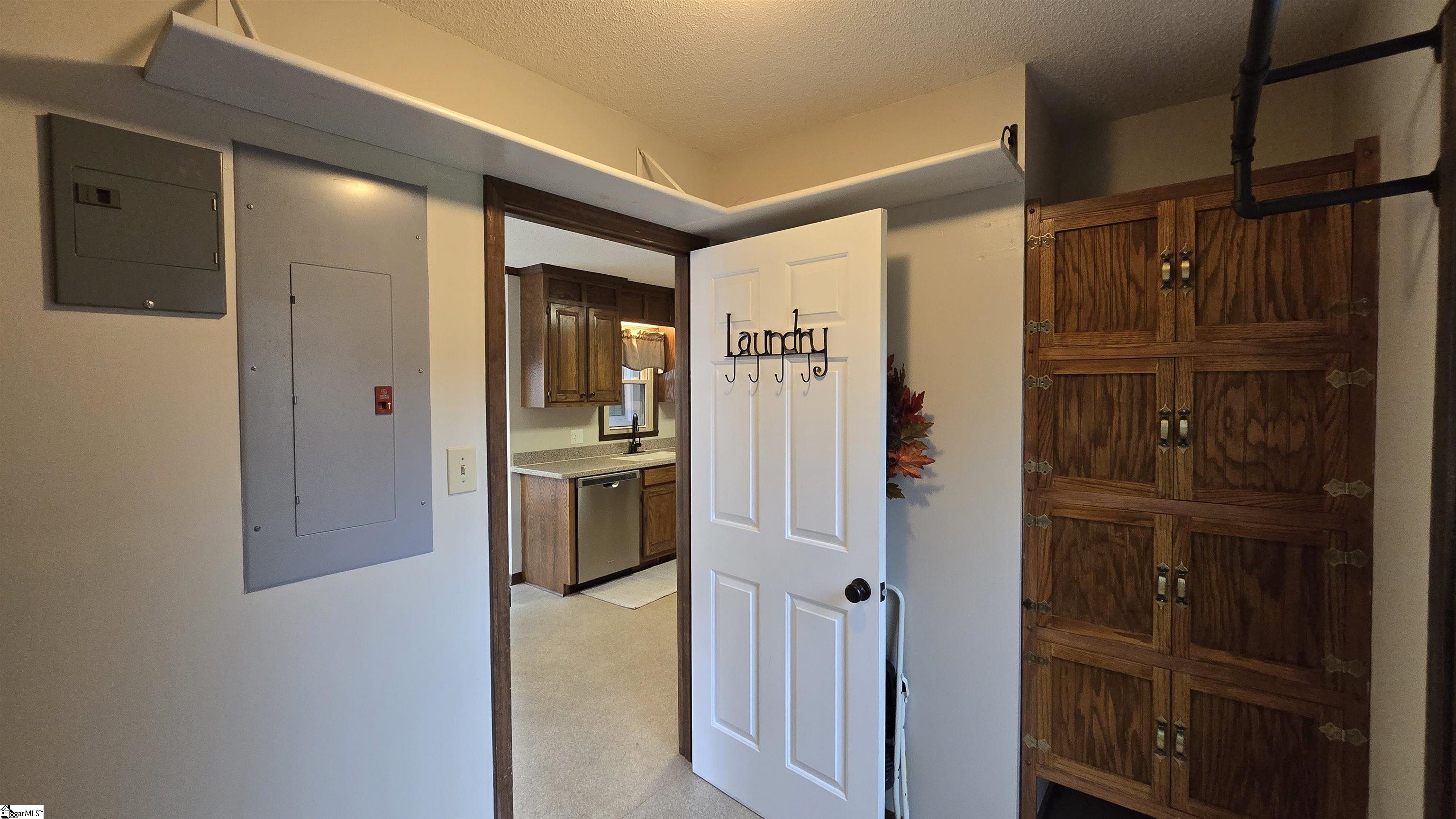 623 Lee Vaughn Road Simpsonville, SC 29681 - Photo 9 of 49 Gallery Image 9