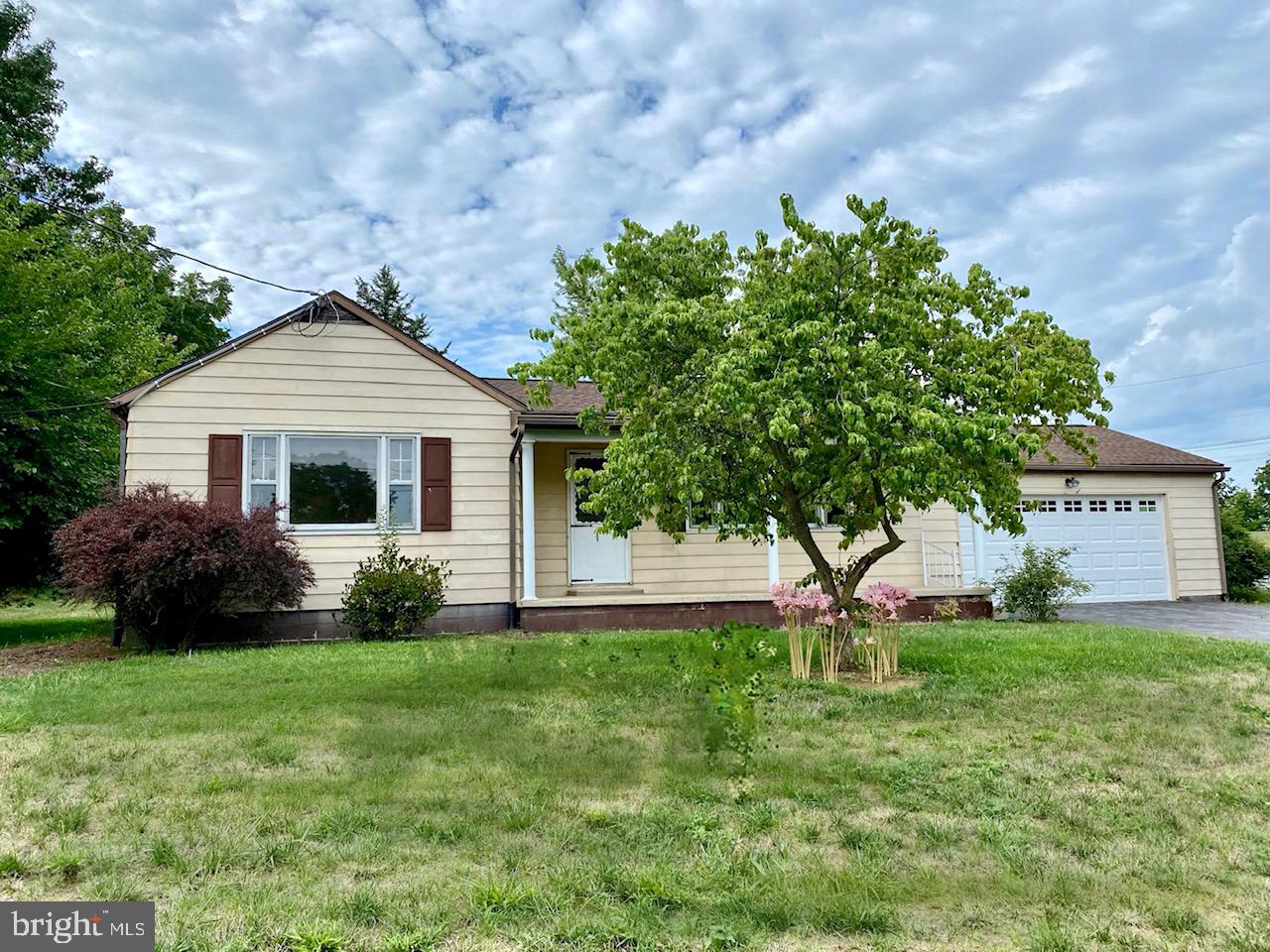 653 Alexander Spring Road Carlisle, PA 17015 - Photo 1 of 20 Gallery Image 1