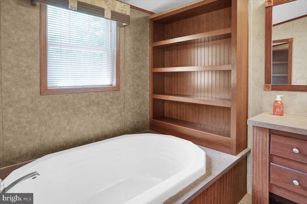 212 Barons Hill Road Honey Brook, PA 19344 - Photo 11 of 21 Ensuite bath w/soaking tub & walk in shower