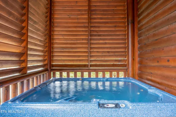 $1,099,000 | 2818 Seth Road, Pigeon Forge, TN 37863
