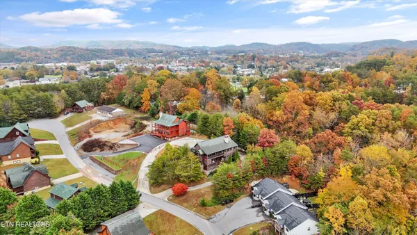 $1,099,000 | 2818 Seth Road, Pigeon Forge, TN 37863