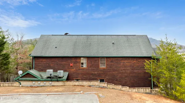$1,099,000 | 2818 Seth Road, Pigeon Forge, TN 37863